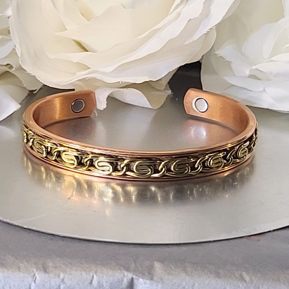NWT Magnetic by Design Byzantine Chain Pattern Cuff Bracelet